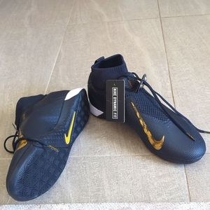 Nike Phantom Vision Pro DF IC Men's Indoor Soccer Shoes with ghost laces